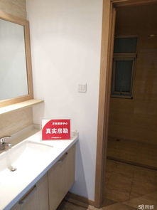 新出万科城精装三房 中高楼层，诚心出售，厨卫配置齐全